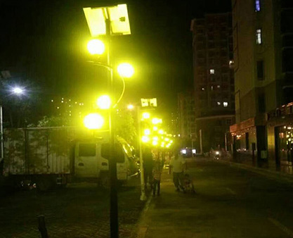 一批市电互补太阳能路灯在海南地区竣工，经过调试亮灯，效果很好